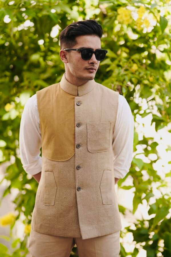 Hunting-Inspired Half Jacket in Khadi